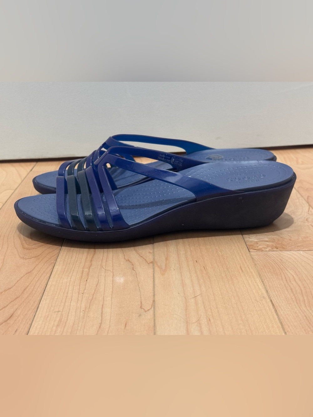 CROCS Isabella Mini Wedge Size 10 - Picture 2 of 6